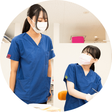 医院スタッフが検査中