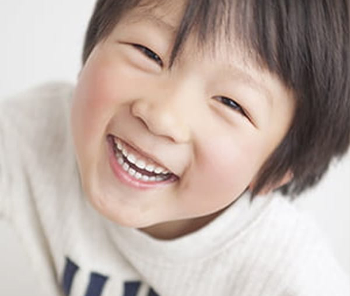 歯並びだけでなく、咬み合わせや口周りの筋肉まで整える