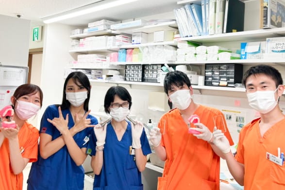 5人の院内スタッフ