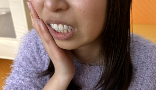 インビザラインに慣れるまでどれ位かかる？違和感・痛みに慣れるコツをご紹介