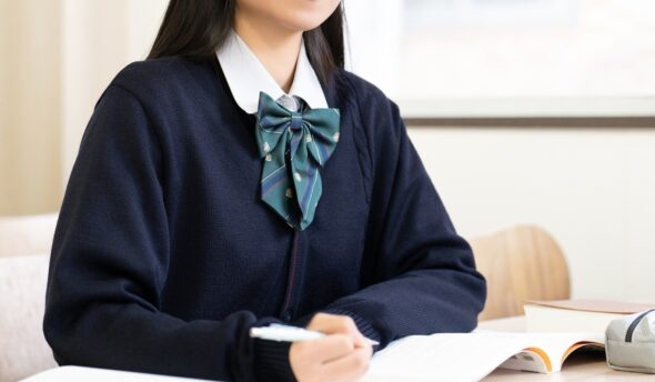 マウスピース矯正は高校生でもできる？ワイヤー矯正にはない高校生活でのメリットとは